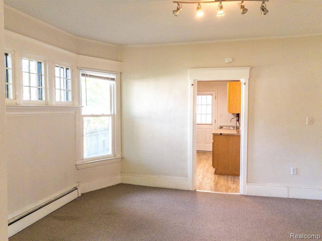 Royal Oak, MI 48073,305 W 12 Mile Rd. Unit #1