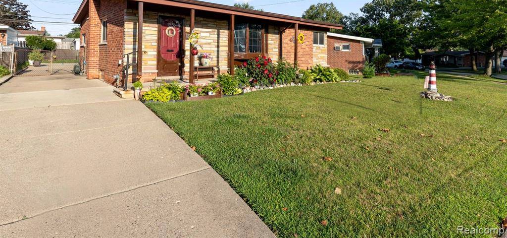 Dearborn Heights, MI 48127,7370 Amboy Street