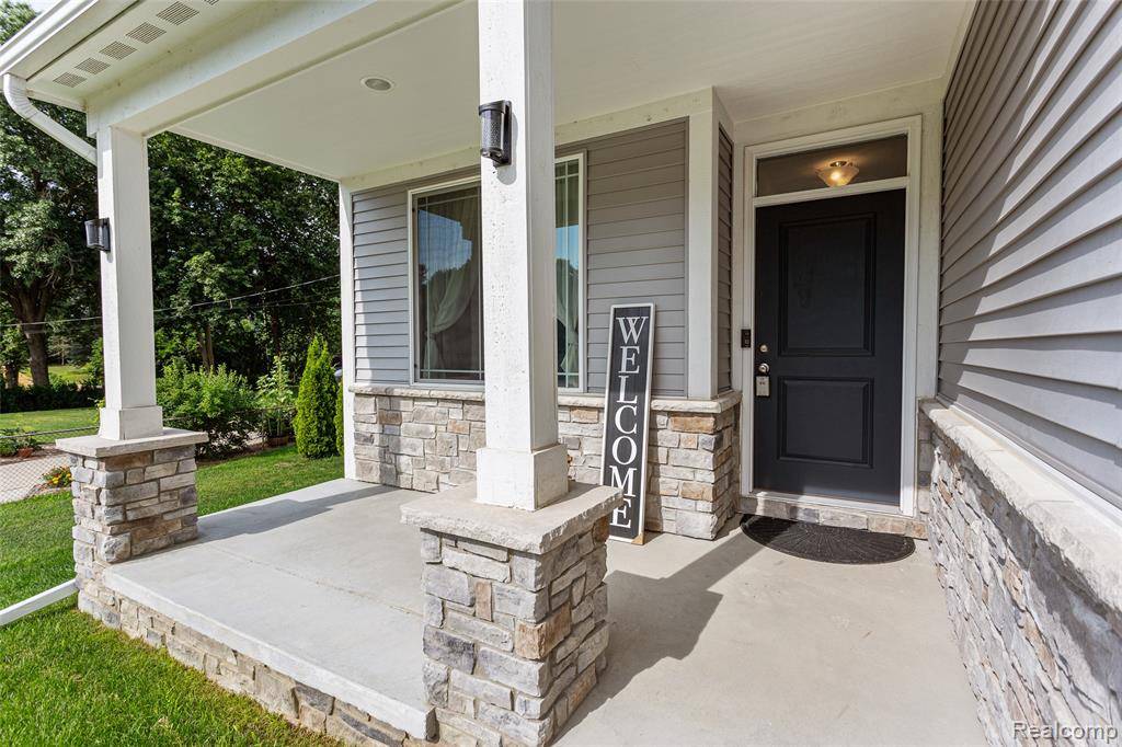 Lake Orion Vlg, MI 48362,710 Pine Tree Road
