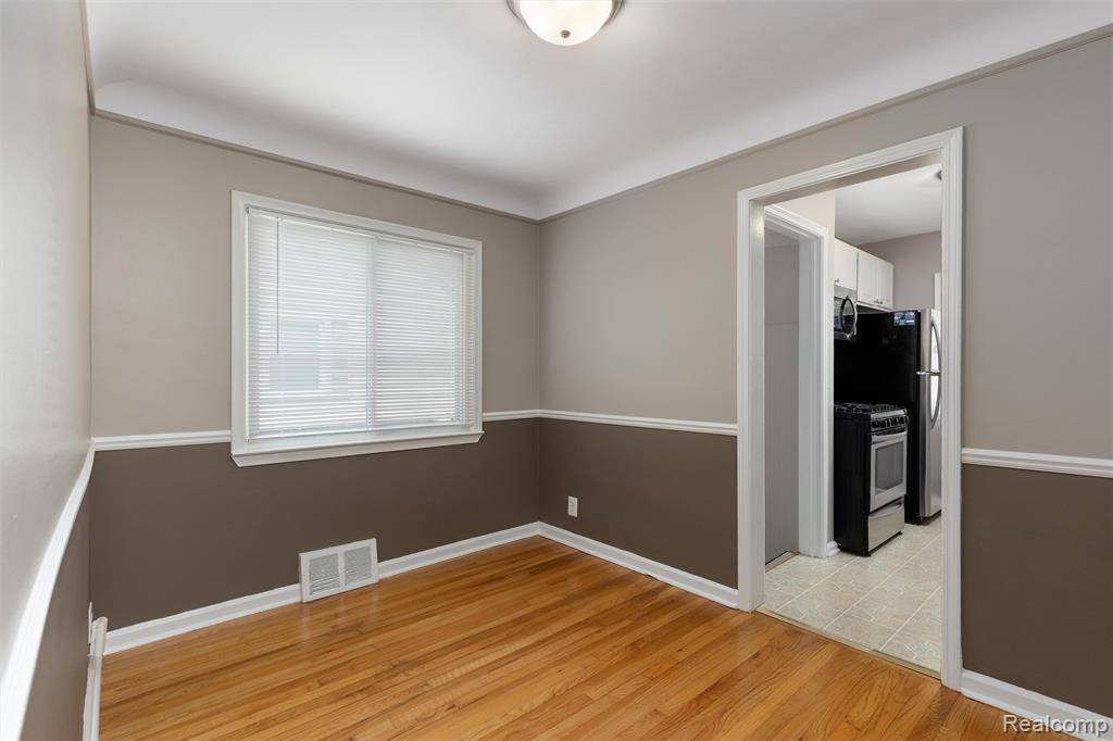 Royal Oak, MI 48073,3329 Ravena Avenue