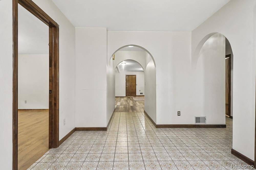Wyandotte, MI 48192,1616 Cora Street