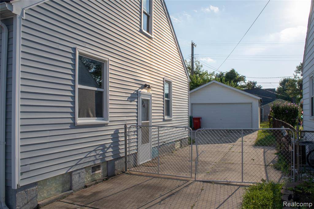 Eastpointe, MI 48021,21803 Brittany Avenue