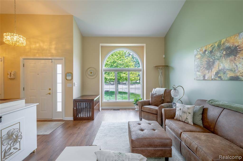 Lapeer, MI 48446,575 Rolling Hills Lane