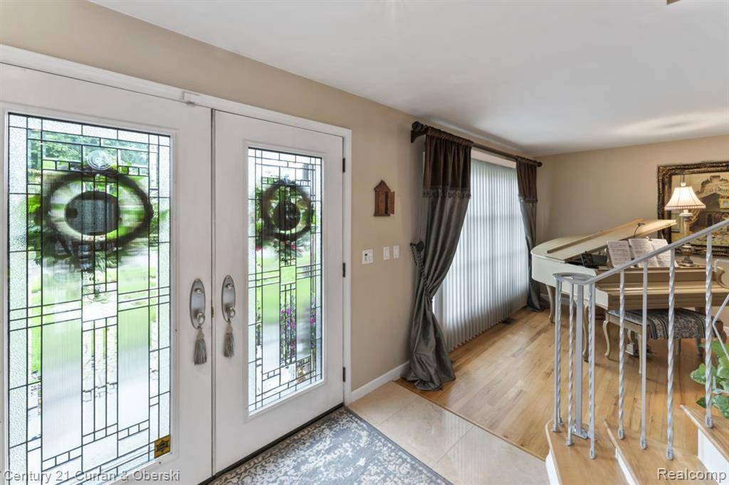 Dearborn Heights, MI 48127,26155 TIMBER Trail