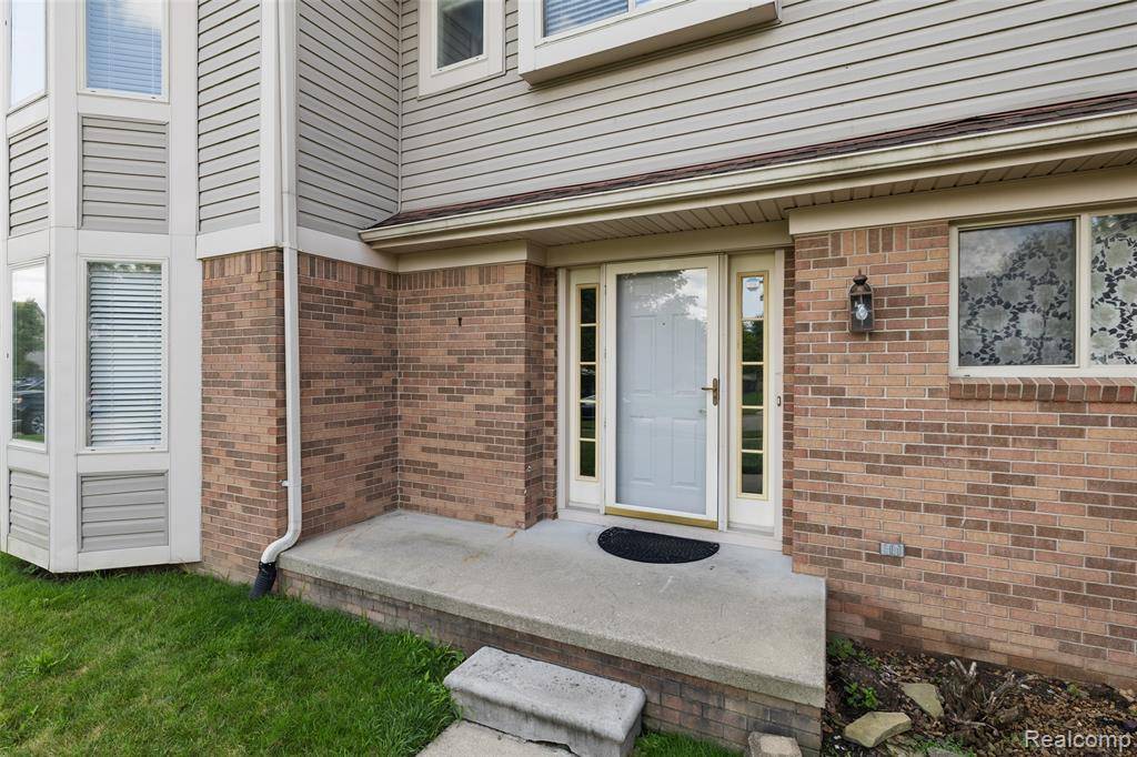 Macomb Twp, MI 48044,22480 Streamside Drive