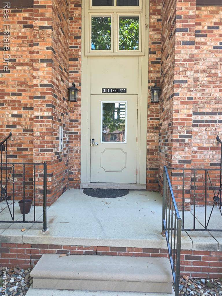 St. Clair Shores, MI 48080,311 Riviera Drive