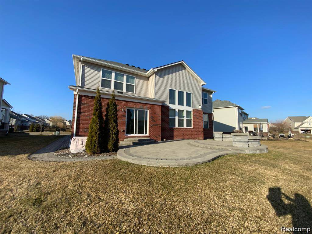 Lake Orion Vlg, MI 48360,375 Pike Street
