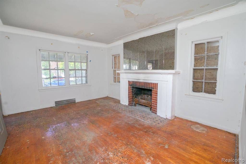 Detroit, MI 48227,15864 TRACEY Street