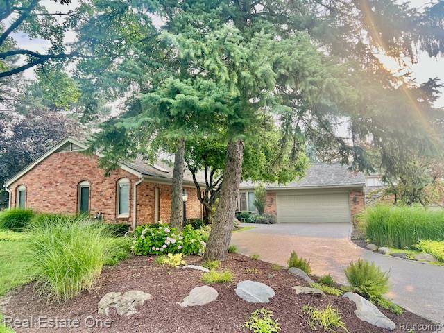 West Bloomfield Twp, MI 48323,3932 Maple Hill Street E 4