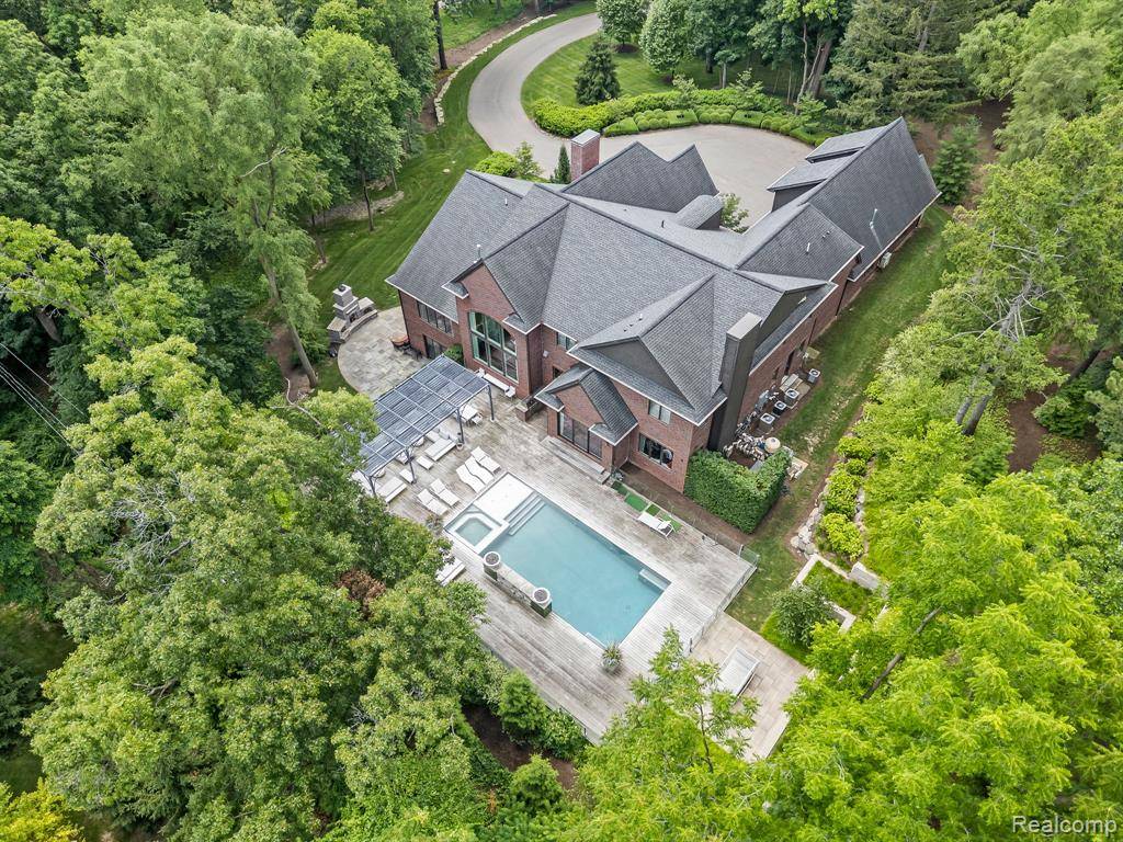 Franklin Vlg, MI 48025,32890 Whatley Road