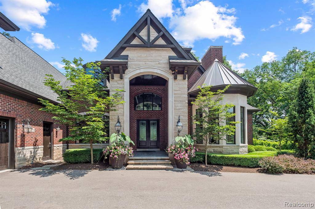 Franklin Vlg, MI 48025,32890 Whatley Road