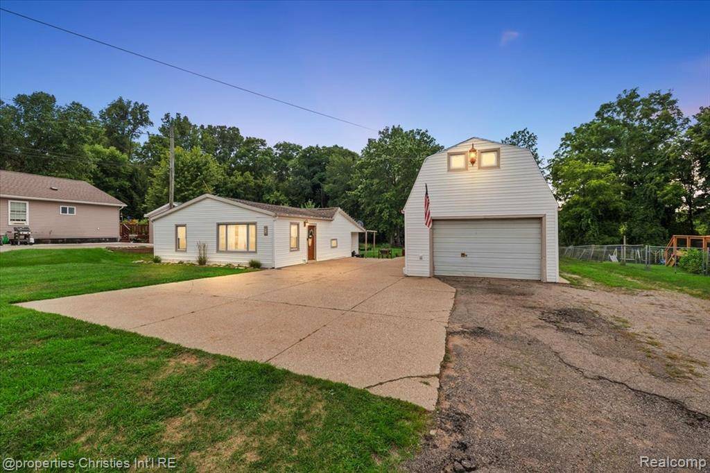 Waterford Twp, MI 48328,87 N Roslyn Road
