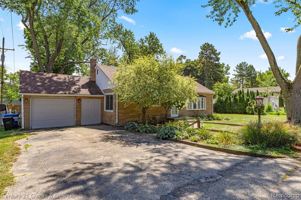Waterford Twp, MI 48327,1029 Monica Place