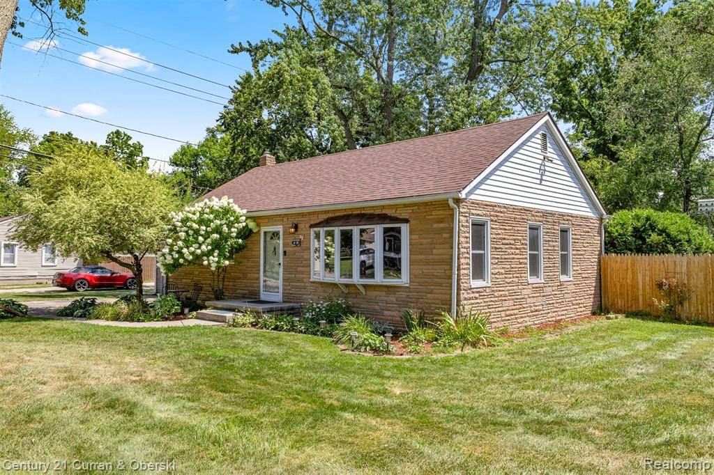 Waterford Twp, MI 48327,1029 Monica Place