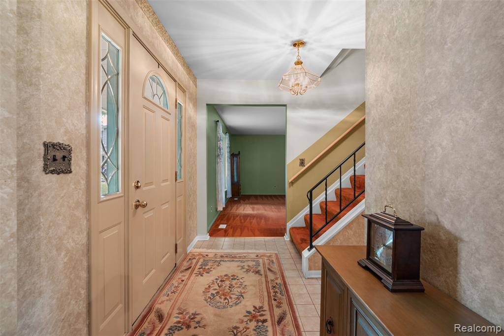 Farmington Hills, MI 48334,29651 Colony Circle Drive