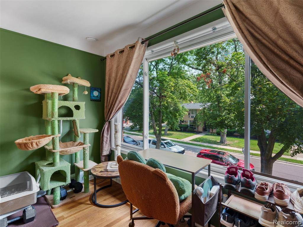 Royal Oak, MI 48067,1222 E Lincoln Avenue 4