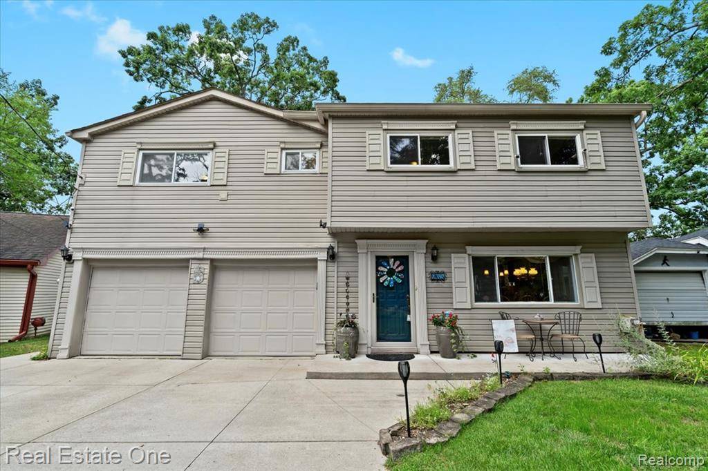 Wolverine Lake Vlg, MI 48390,265 Oak Island Drive