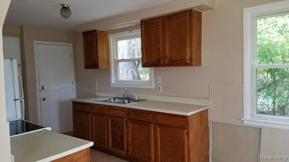 Waterford Twp, MI 48329,5124 HATCHERY Road