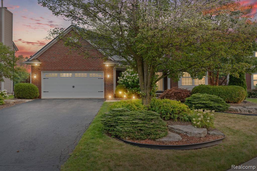 Lake Orion Vlg, MI 48360,1228 Parkland Road