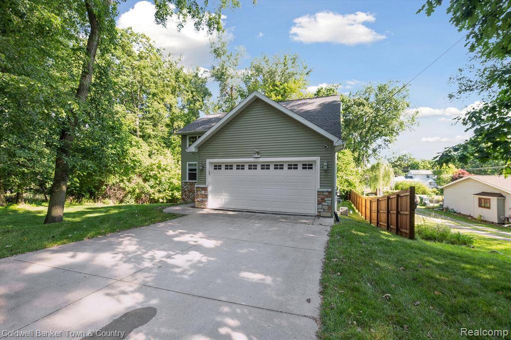 Hamburg Twp, MI 48169,4577 Oaklawn Drive