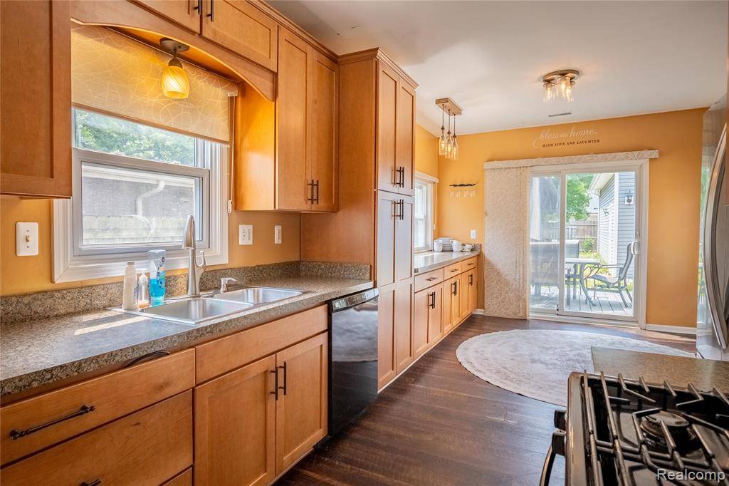 Farmington Hills, MI 48336,22515 Tulane Avenue