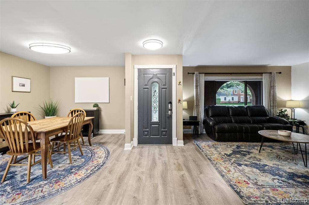 Rochester Hills, MI 48309,541 Lake Forest Road