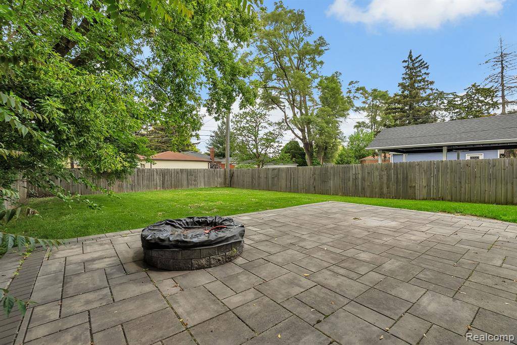 Royal Oak, MI 48073,423 Woodlawn Ave