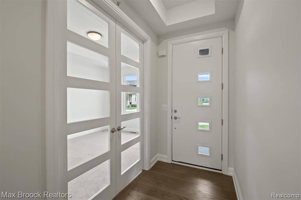 West Bloomfield Twp, MI 48322,7477 Gramercy Circle 17