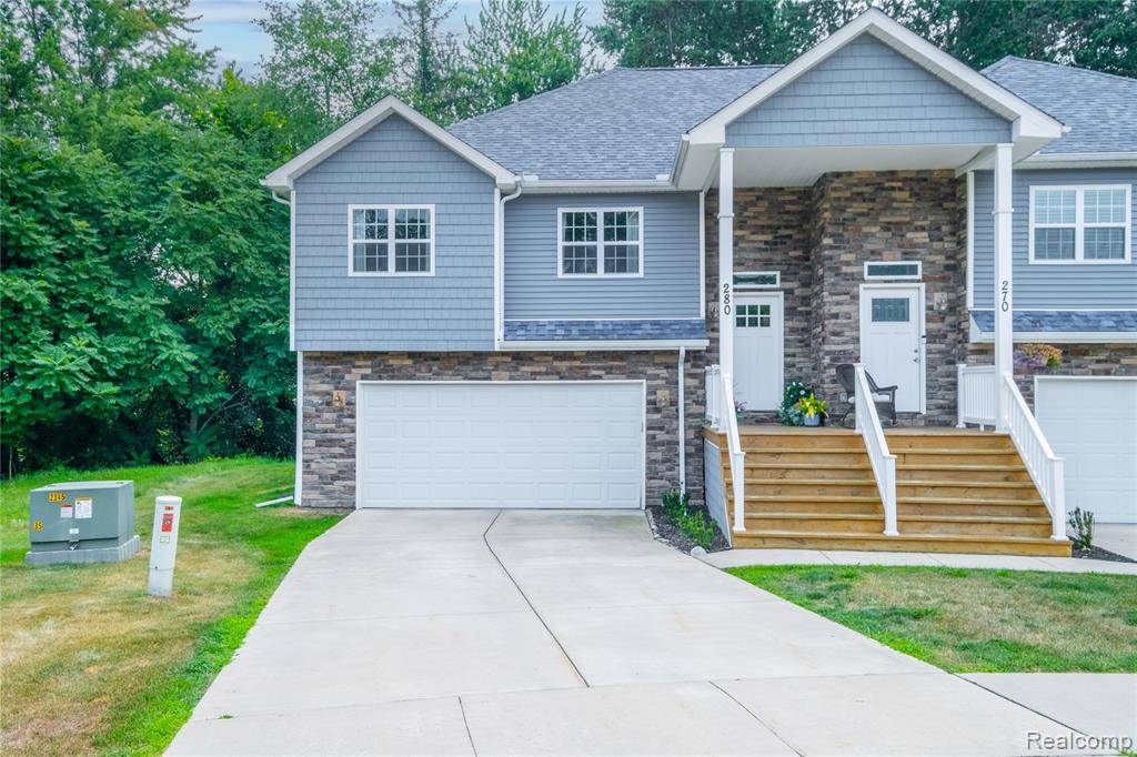 Fenton, MI 48430,280 Whispering Pines Drive 25