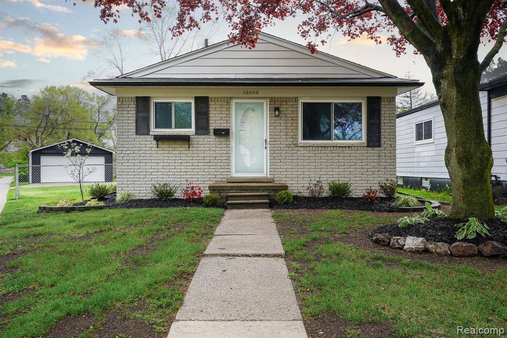 Eastpointe, MI 48021,16282 EVERGREEN Avenue