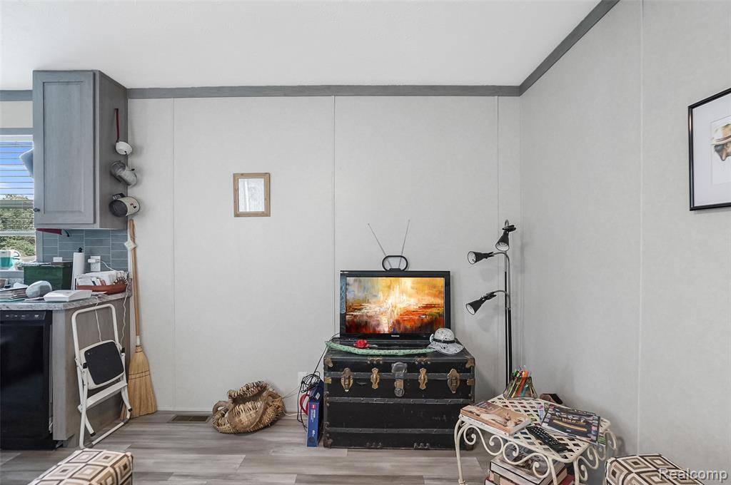 Van Buren Twp, MI 48111,56 Arizona