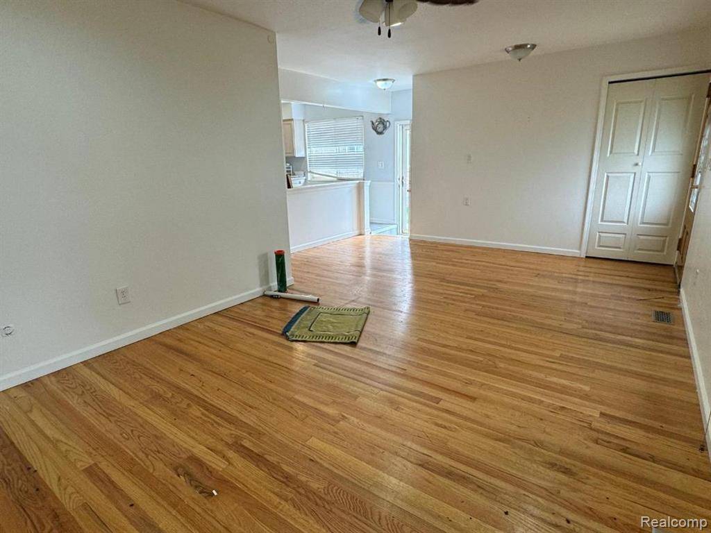 Dearborn Heights, MI 48127,7176 N Gulley Road
