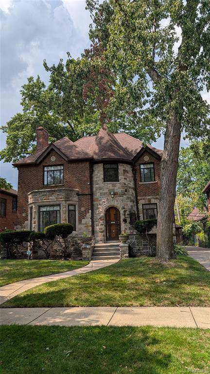 Detroit, MI 48221,17555 Muirland