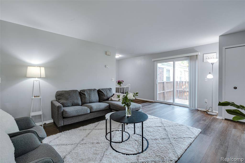 Novi, MI 48375,23404 N Rockledge