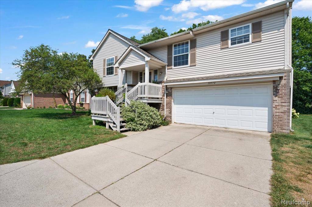 Westland, MI 48185,38472 Emerald Lane N