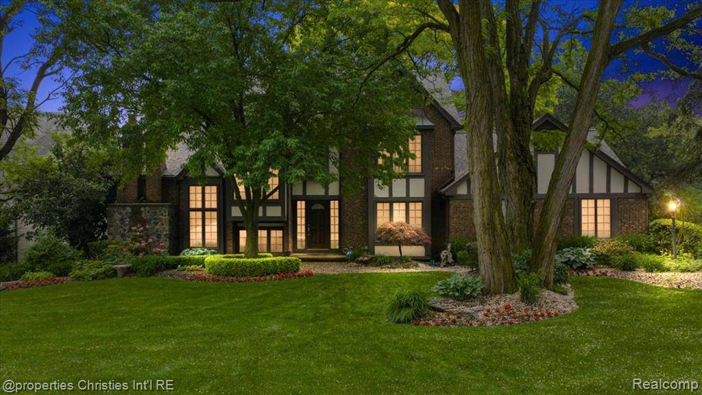 Farmington, MI 48331,29812 Briarwood Court