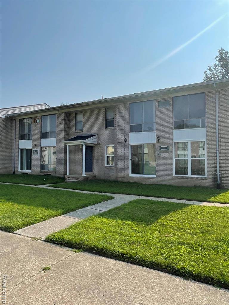 Oak Park, MI 48237,22148 Dante Street 211