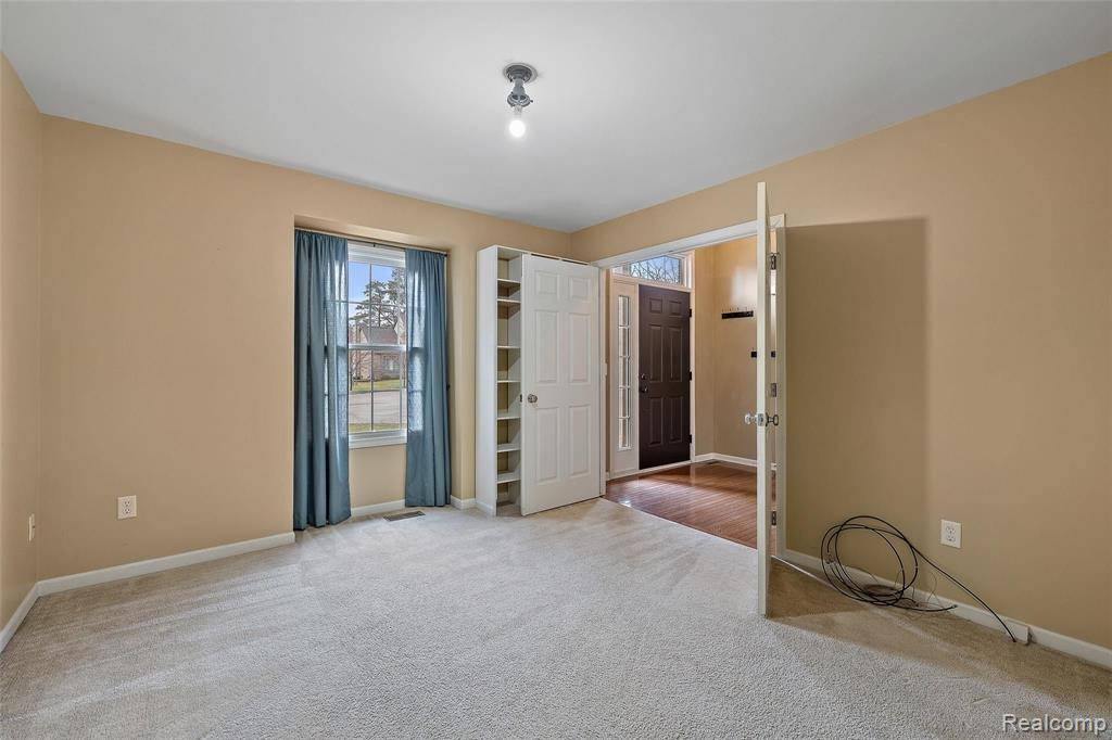 Commerce Twp, MI 48382,160 LIZA LANE