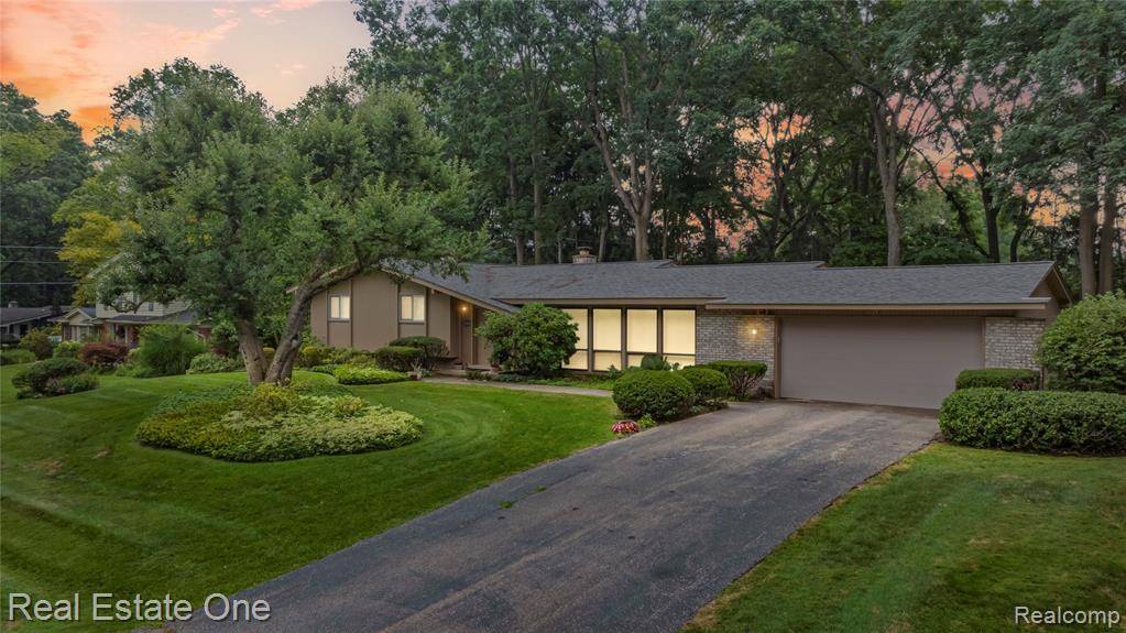 West Bloomfield Twp, MI 48322,6974 Woodside Trail