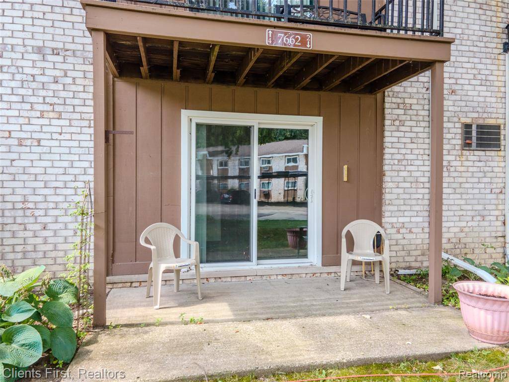 Westland, MI 48185,7662 WOODVIEW Street 11 2