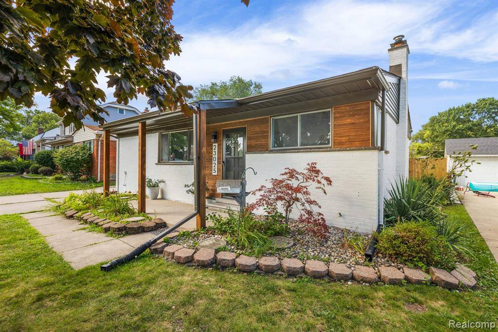 St. Clair Shores, MI 48082,23025 Raymond St. Street