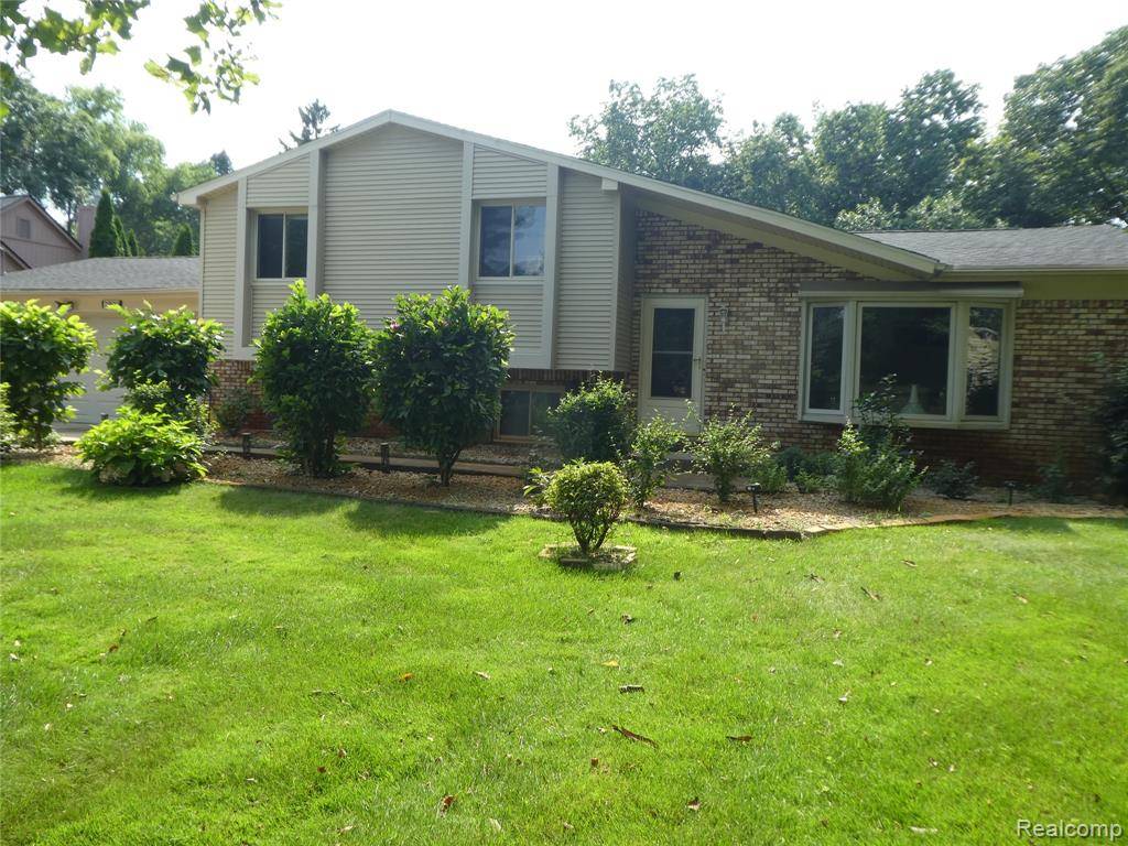 West Bloomfield Twp, MI 48324,2900 Warner Drive