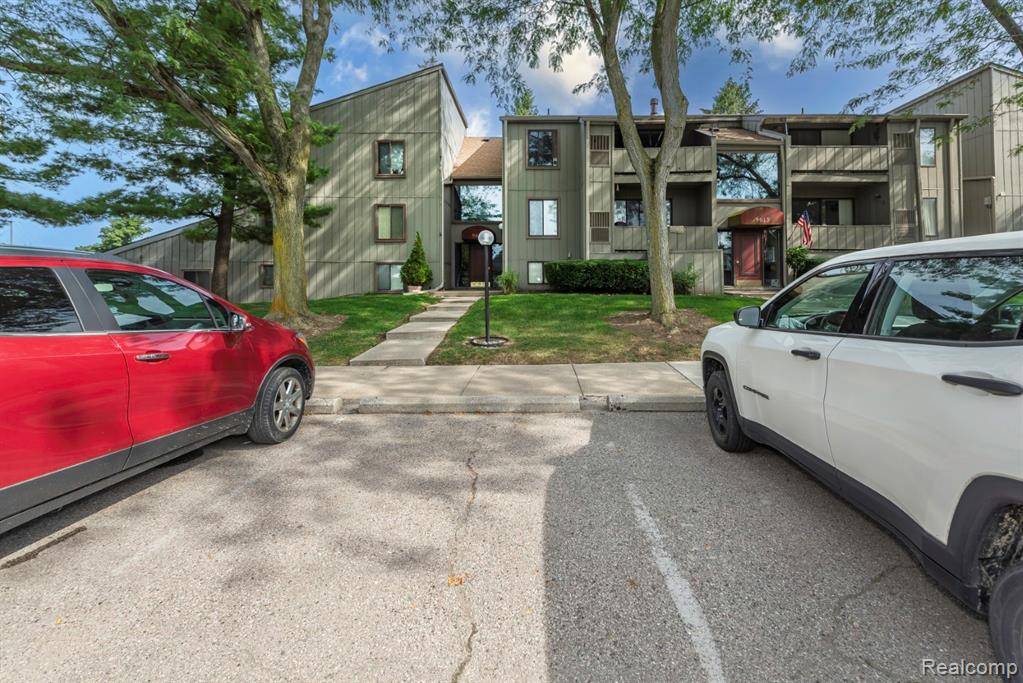 Ypsilanti Twp, MI 48197,9601 Bayview Drive 102