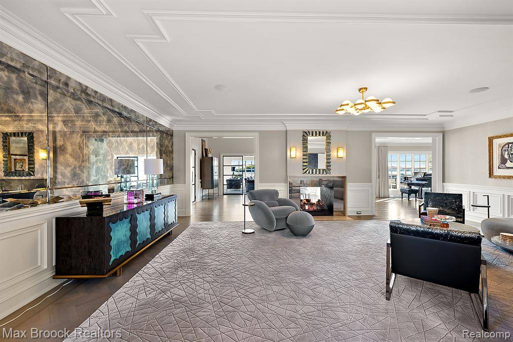 Orchard Lake Village, MI 48324,3251 W Shore Drive