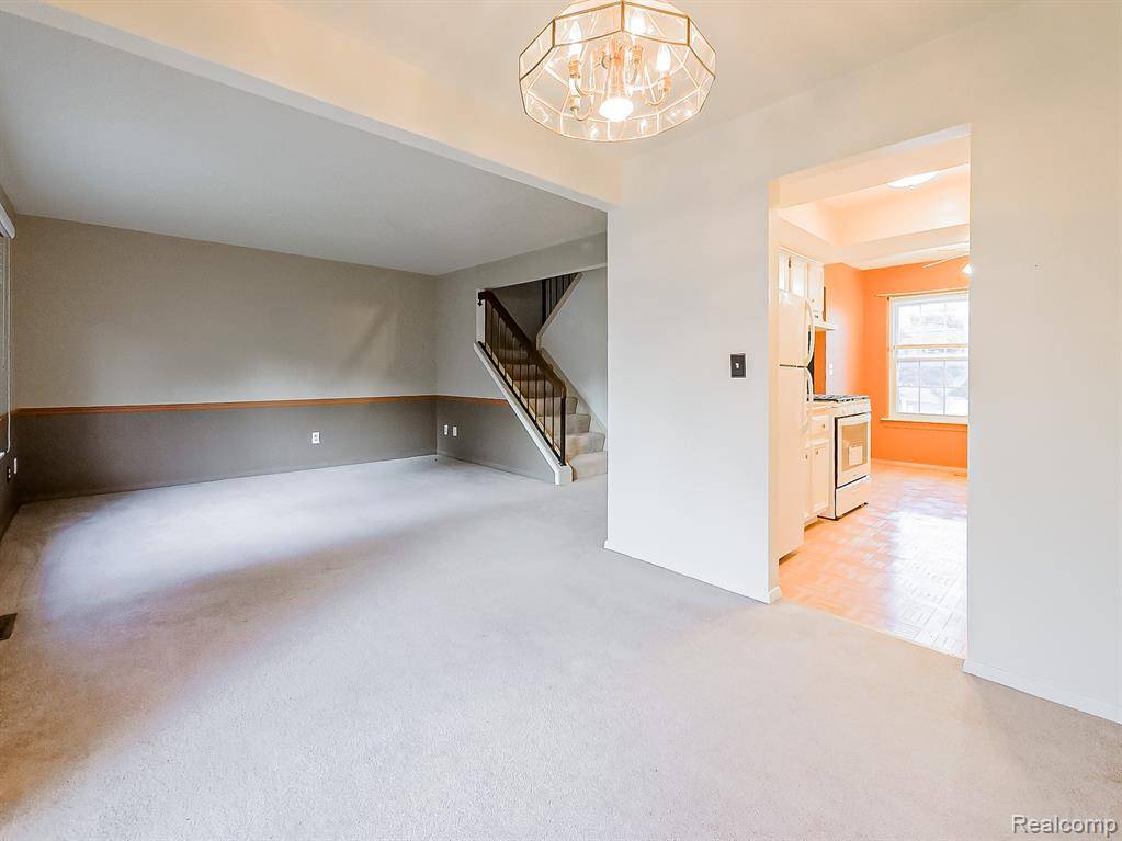 Clinton Twp, MI 48036,37354 Charter Oaks Boulevard