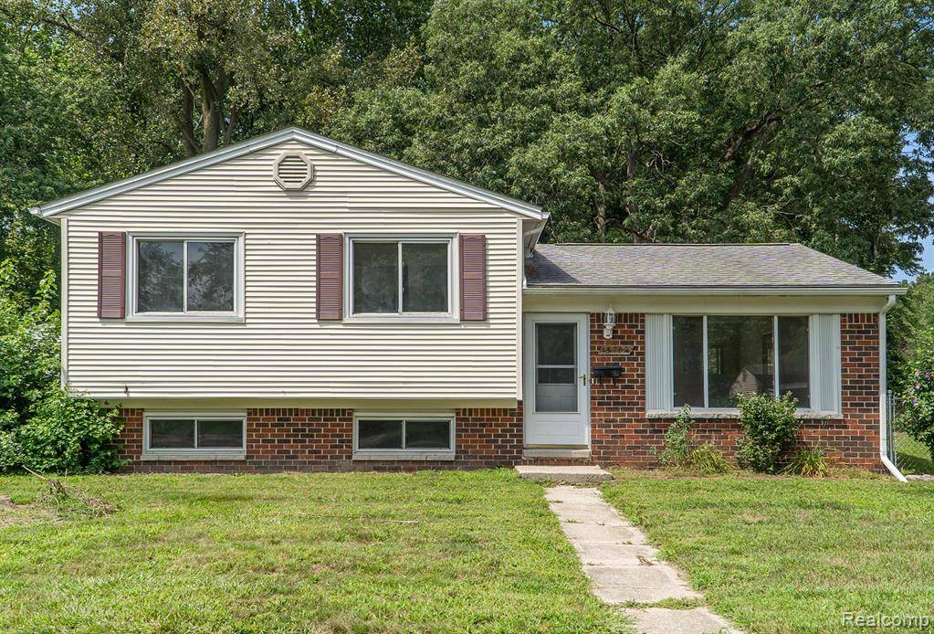 Romulus, MI 48174,15702 Springhill Street