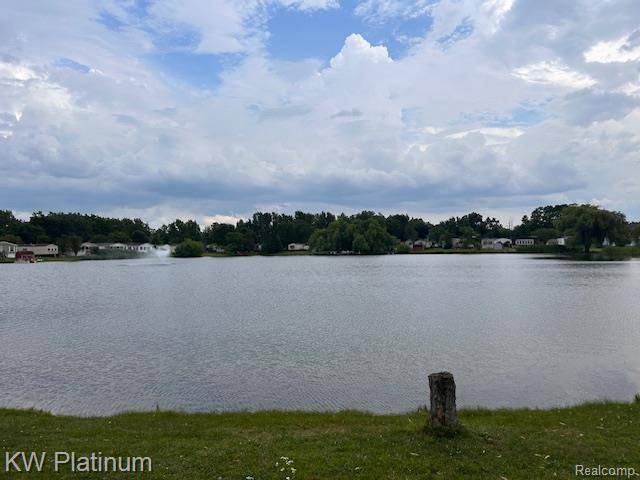 Shelby Twp, MI 48317,48606 Lakeview Circle
