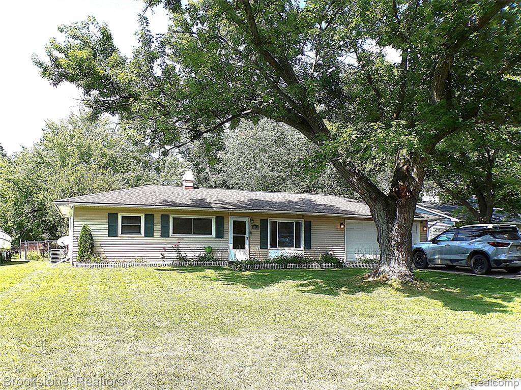 Grand Blanc, MI 48439,6344 Woodsdale Drive
