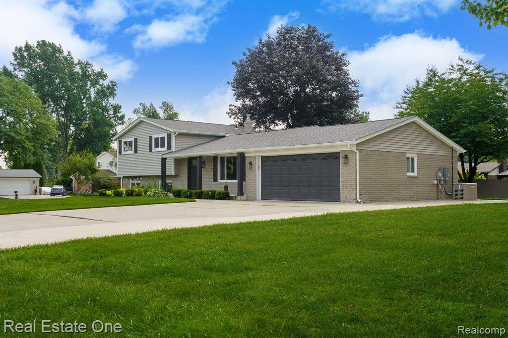 White Lake Twp, MI 48386,9545 Crown Ridge Drive