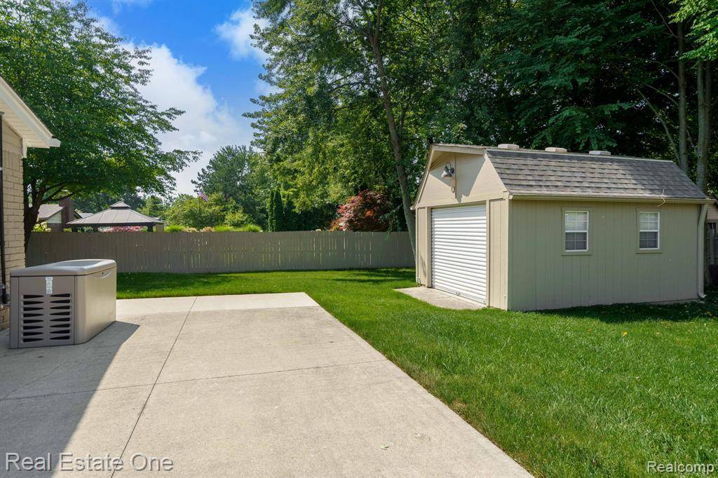 White Lake Twp, MI 48386,9545 Crown Ridge Drive